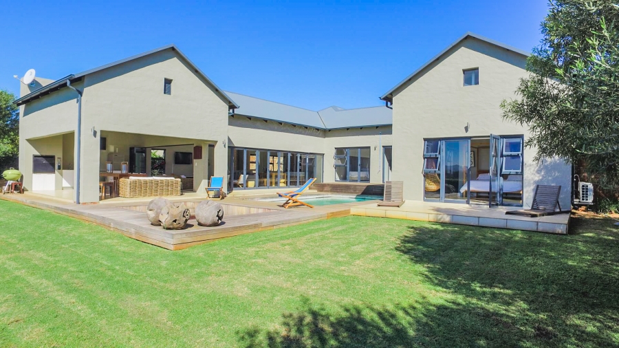 5 Bedroom Property for Sale in The Coves North West